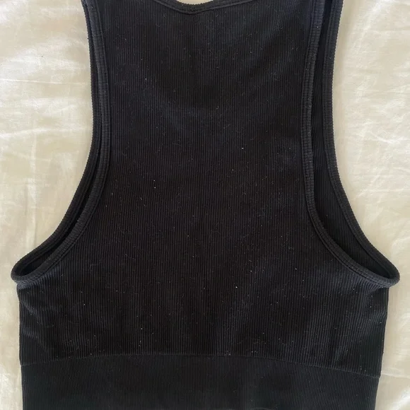 Aritzia | Babaton Ribbed Crop Tank Top - Black & Brown - Picture 5 of 8